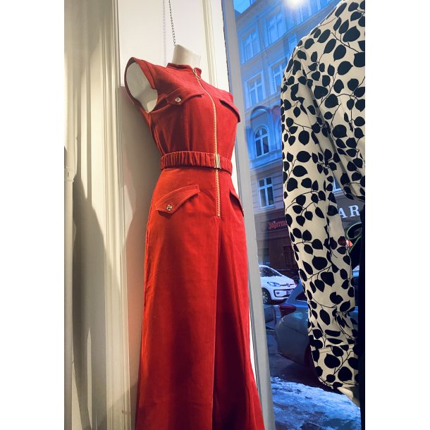 Kontiki Legs Red Cord